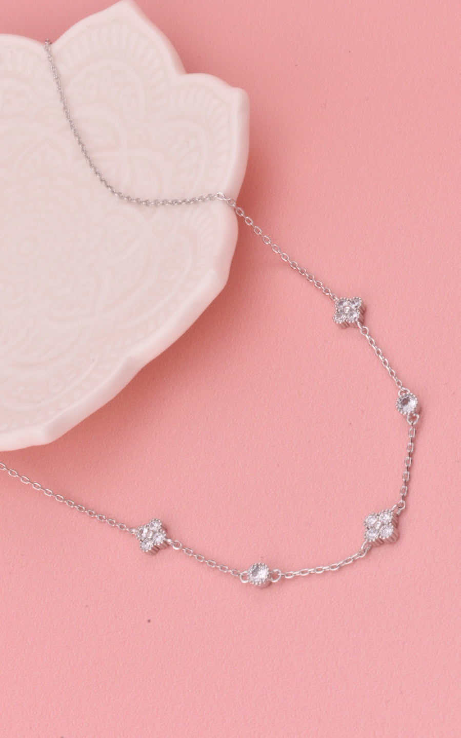 Dainty Chain Clover Necklace