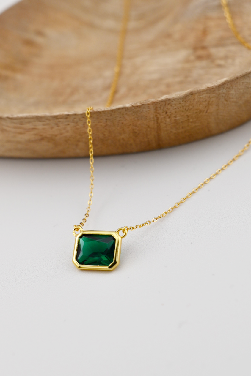 Emerald Elegance Minimalist Necklace
